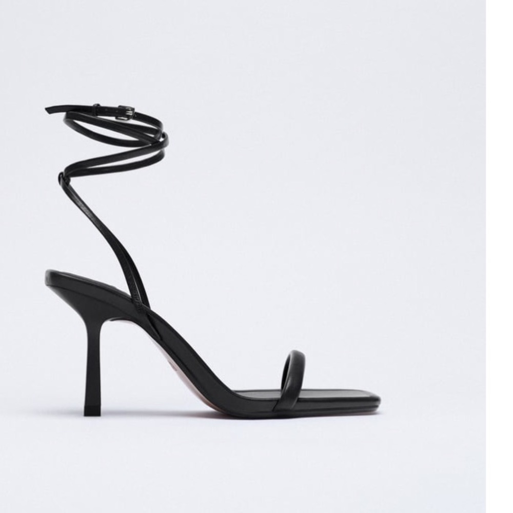 NWT  Zara strappy leather sandal heels